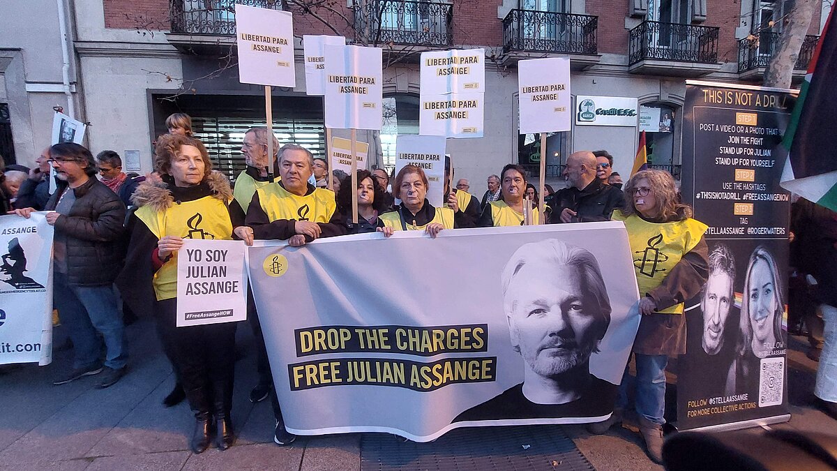 Acto de protesta en Madrid pidiendo justicia para Assange en marzo de 2024