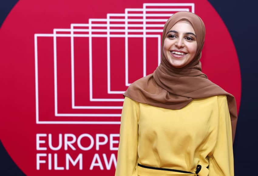 Muzoon Almellehan llega a la ceremonia de entrega de la 34ª edición de los Premios del Cine Europeo