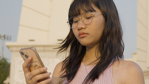 Niraphorn “Bie” Onnkhaow. Activista de 22 años, su iPhone ha sido infectado con el programa espía Pegasus en 14 ocasiones