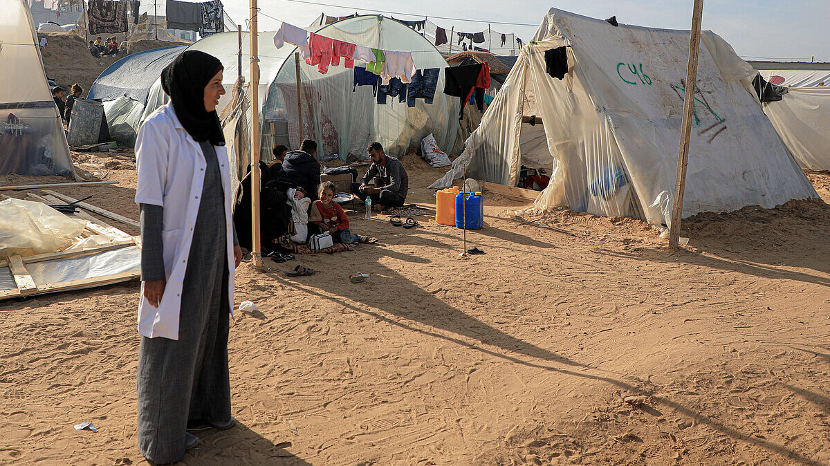 Mujer de Gaza en campo de refugiados