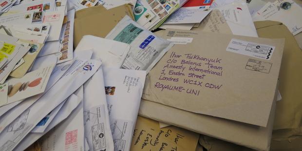 Positivo Escribe email loco El mayor envío de cartas de la historia de Amnistía Internacional, un éxito  de los derechos humanos