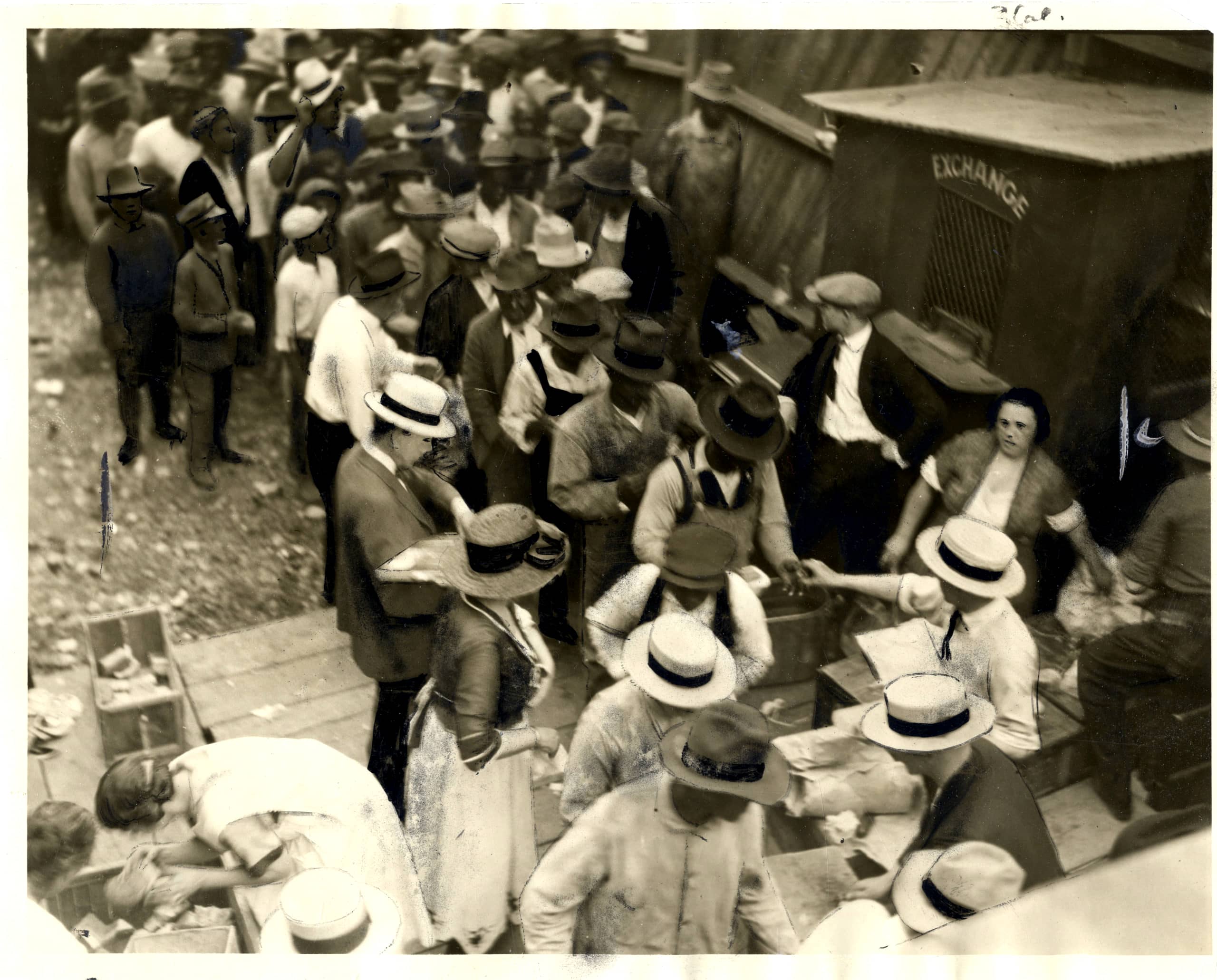 Miles de afroamericanos fueron detenidos. En la imagen se ven las colas