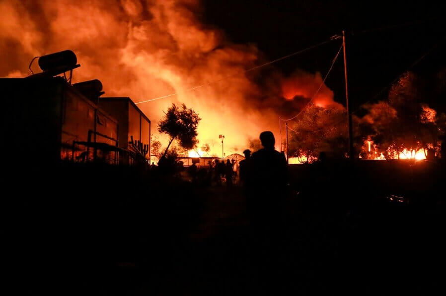 Incendio en el campo de personas refugiadas de Moria
