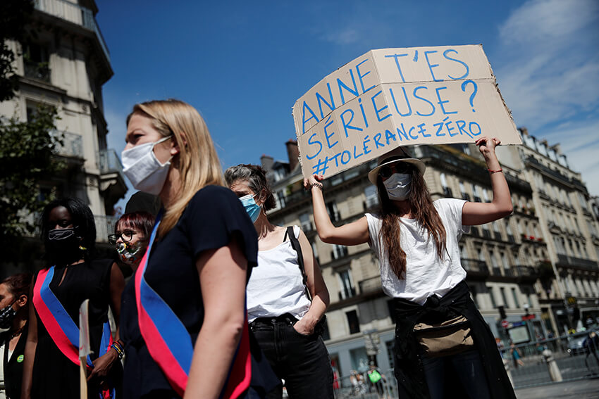 Protesta frente al ayuntamiento de París, el 23 de julio de 2020