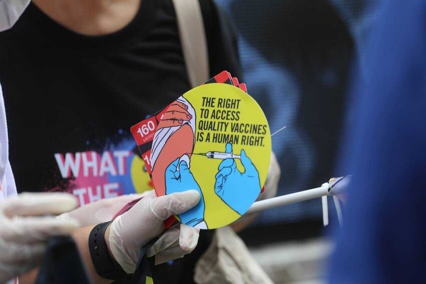 Amnistía Internacional Tailandia organizó una campaña de acción para exigir una vacuna justa.