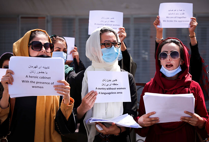 Defensoras de los derechos humanas afganas protestan para pedir la preservación de sus derechos humanos