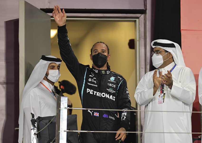 Lewis Hamilton celebra su triunfo en el Gran Premio de Qatar