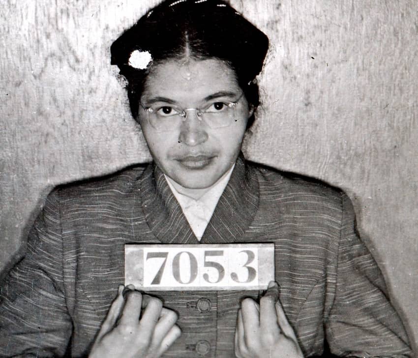 Rosa Parks durante su arresto en Montgomery