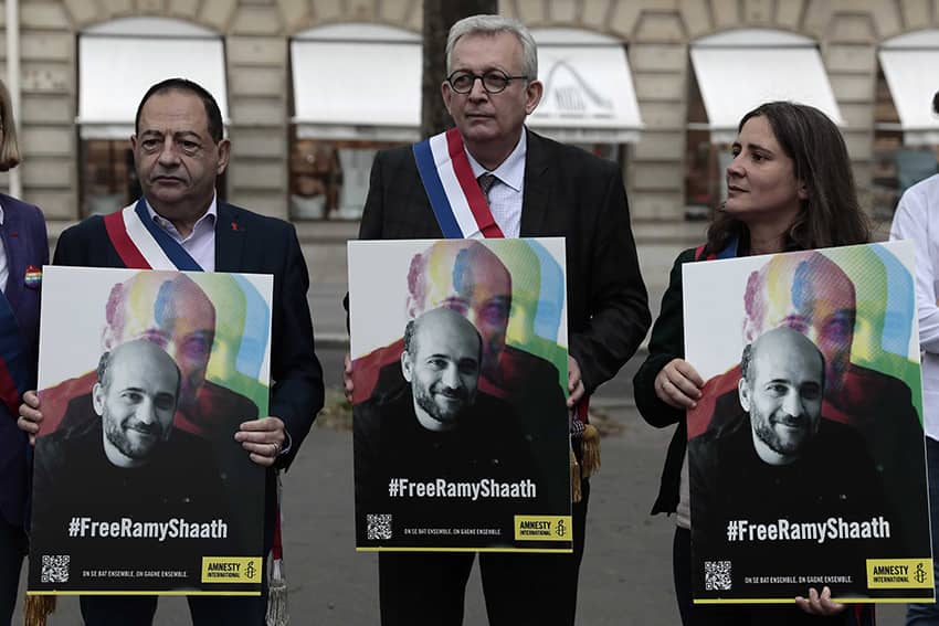 Muchos legisladores internacionales exigieron al gobierno egipcio la liberación de Ramy Shaath