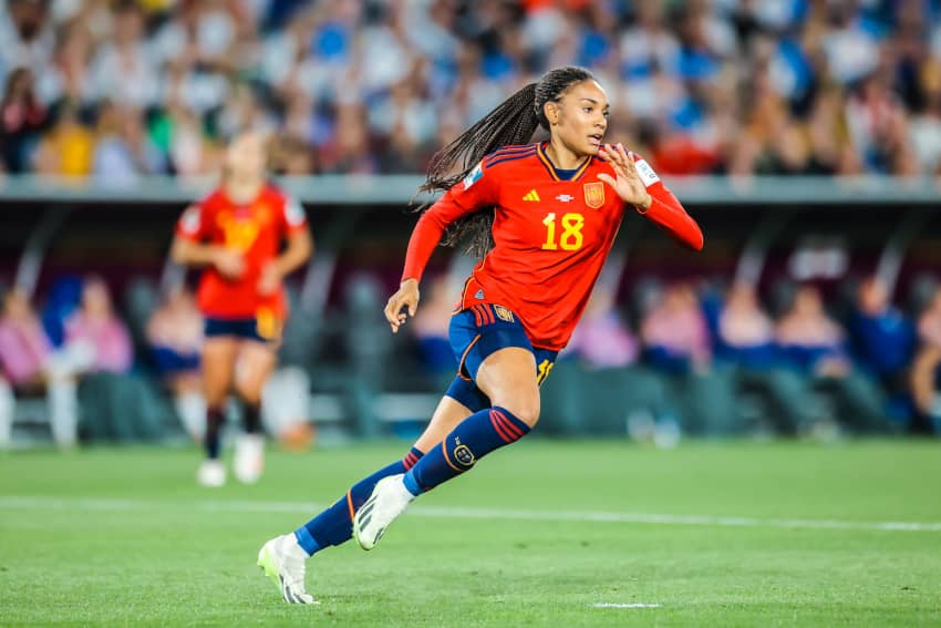 Salma Palaluello, jugadora de la selección española, es un símbolo de diversidad, igualdad e inclusión