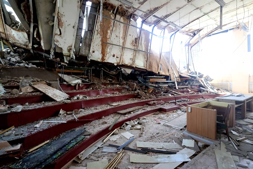 Edificio destruido. Anna Wright en la línea del frente: Diario de una investigadora de Amnistía en Ucrania