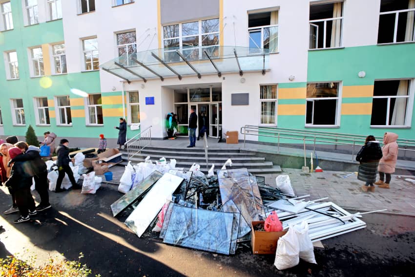 Una escuela destruida. La realidad de una investigadora de Amnistía Internacional en la Ucrania invadida