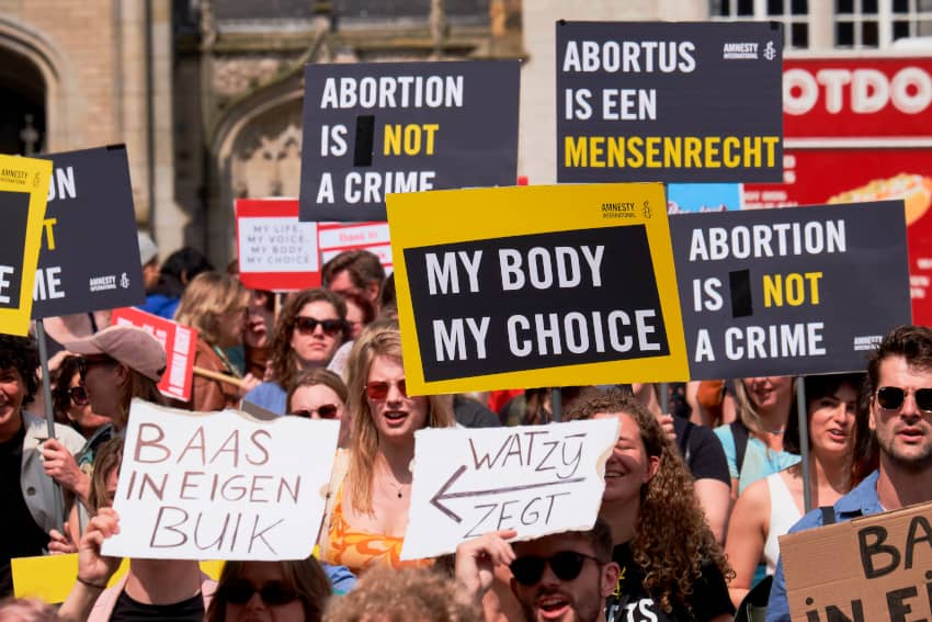 Manifestación a favor del derecho al aborto celebrada en Amsterdam